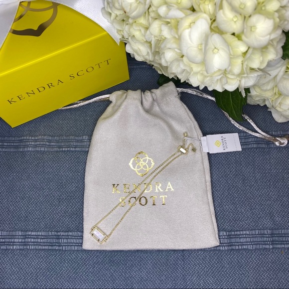 Kendra Scott Jewelry - Kendra Scott Phillipa Gold Bracelet in Ivory Pearl